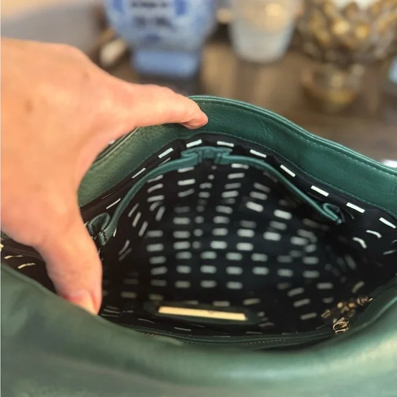 ๐ NWOT REBECCA MINKOFF EMERALD GREEN BELOVED MINI LEATHER CROSSBODY BAG! - Picture 15 of 16